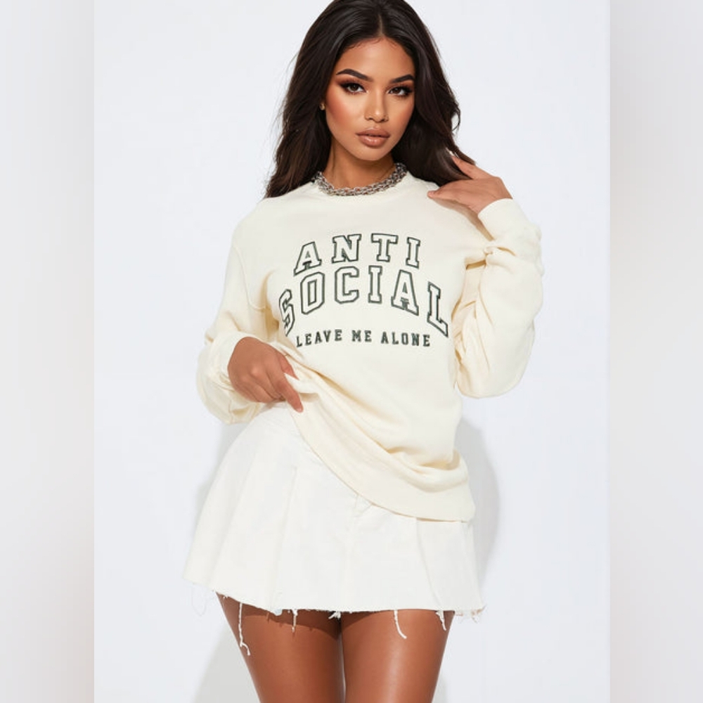 Fashion Nova Cream Graphic Sweatshirt NWOT